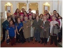Amigos de los Mayores visita el Museo del Romanticismo con empleados de Antena 3
