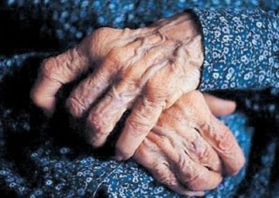 El maltrato a mayores que nadie ve: la soledad